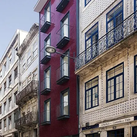 Almada Wine House - Tourism